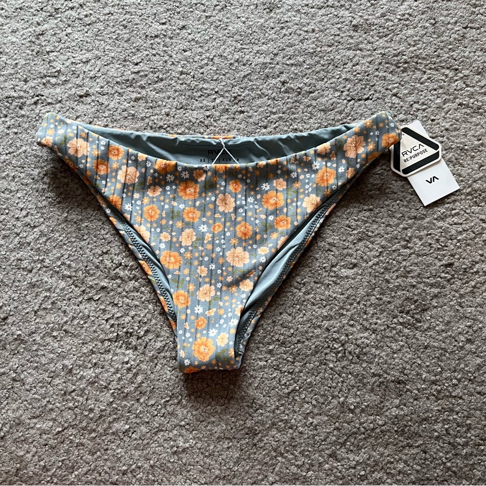 RVCA BIKINI BOTTOMS! ✨